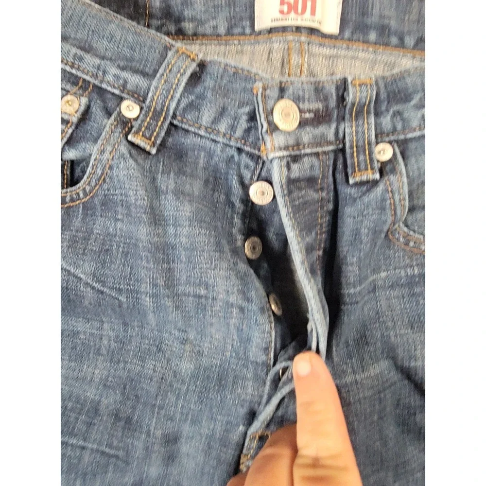 Levi's 501 Original Fit Jeans Mens 32x32 Medium Wash Button Fly Straight Denim